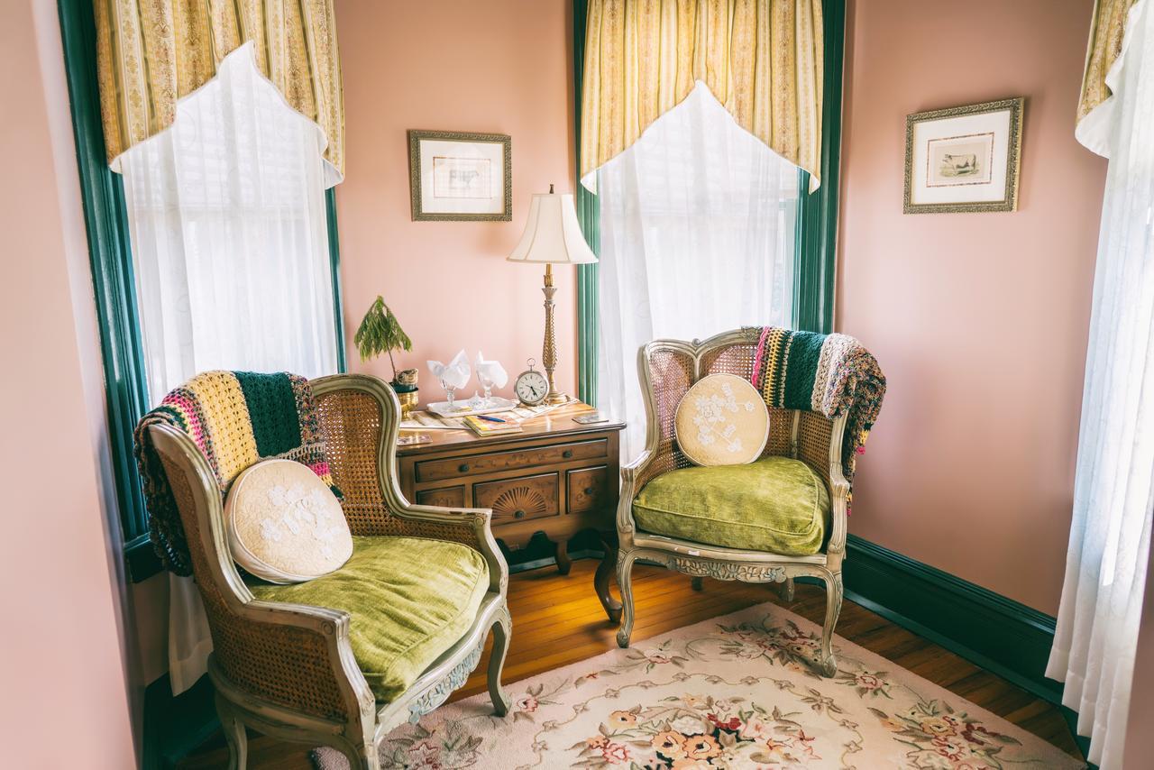 Hummingbird Inn Ийстън Екстериор снимка