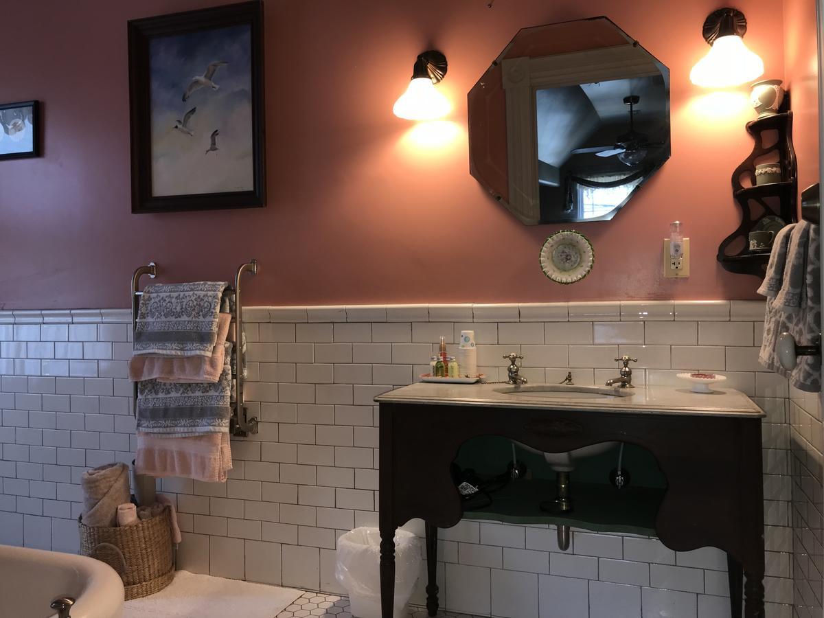 Hummingbird Inn Ийстън Екстериор снимка